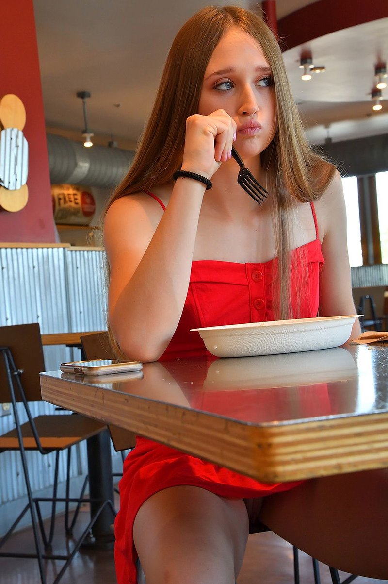 Софа, 19 лет, 2 размер груди